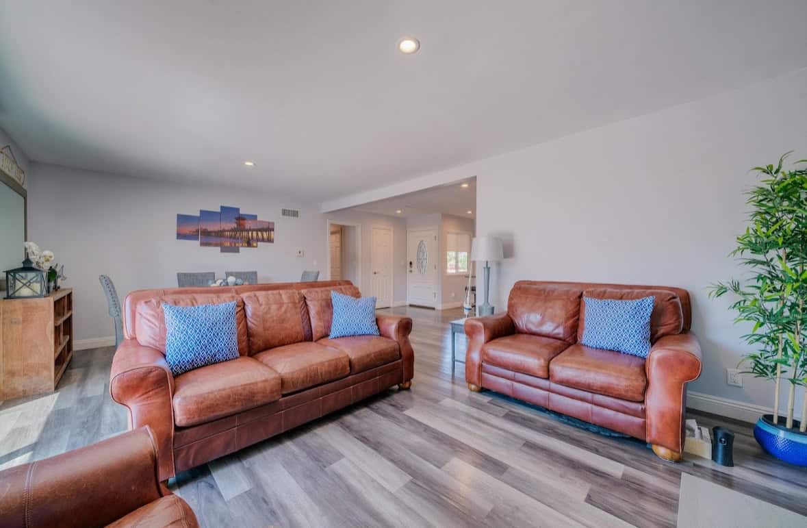 Comfortable sofa set in a welcoming center for drug rehab in Huntington Beach