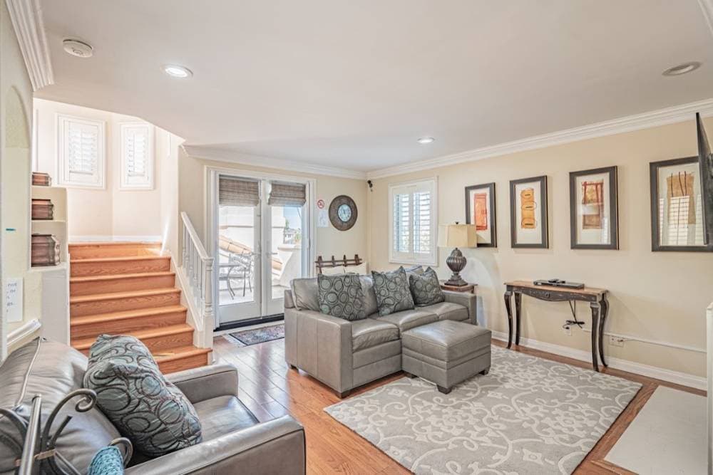 Cozy residential space designed for comfort and healing during Opioid Addiction Treatment in Huntington Beach CA.