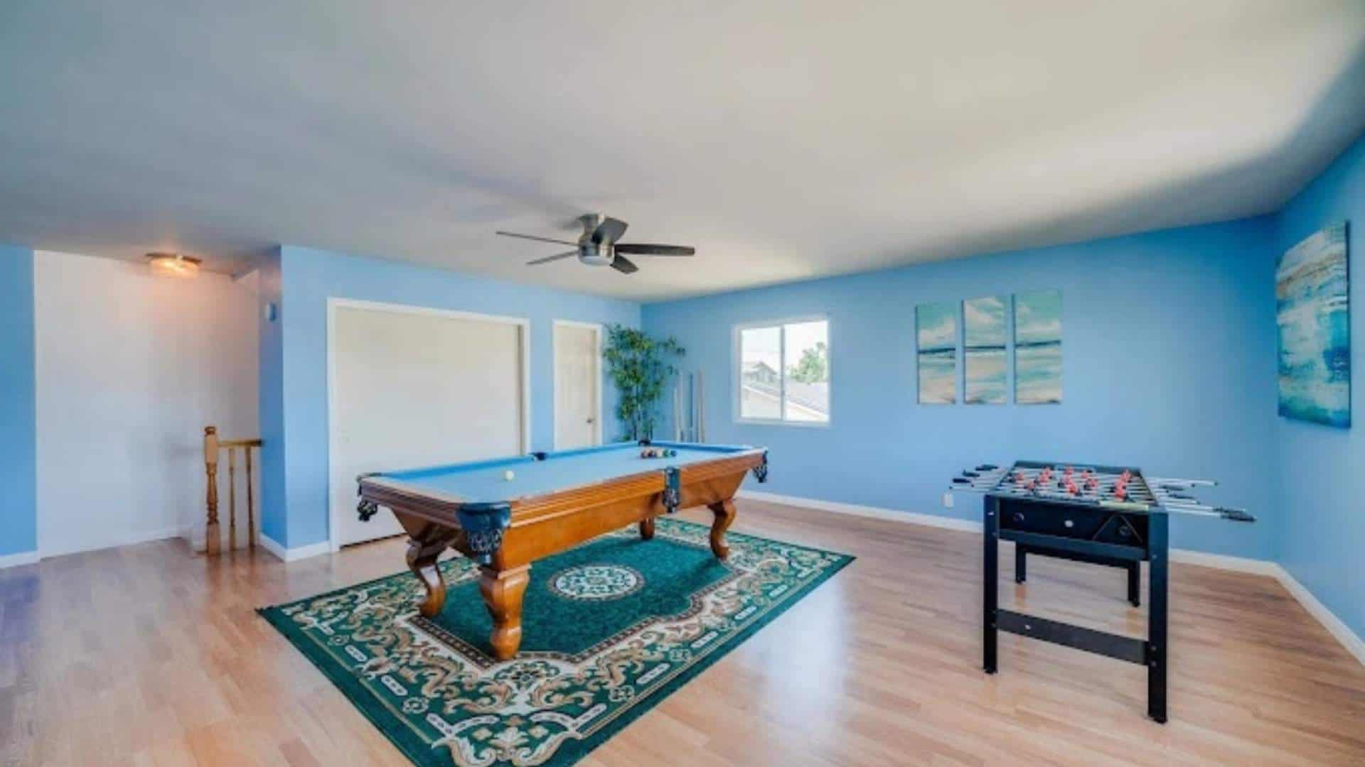 Tranquil blue therapy room used for cocaine addiction treatment in Huntington Beach, CA.