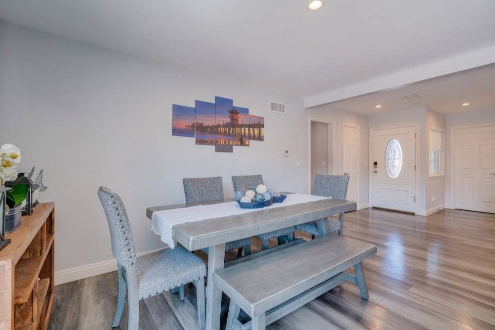 right and modern dining area inside a residential recovery center for prescription drugs addiction treatment in Huntington Beach, CA.