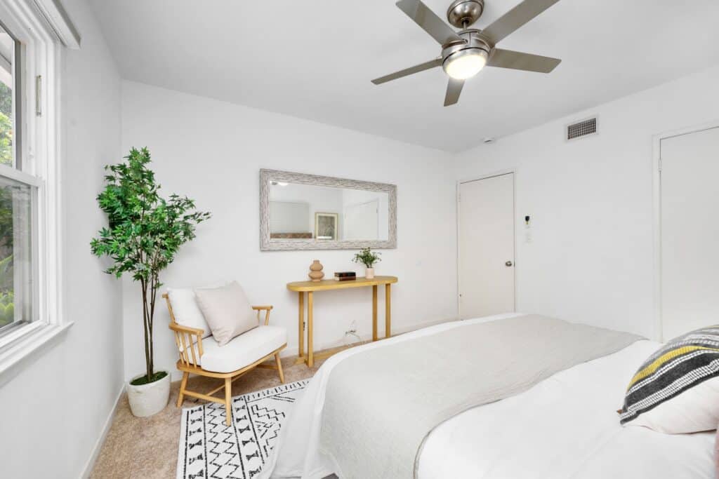 private bedroom at hbrc - detox center in huntington beach